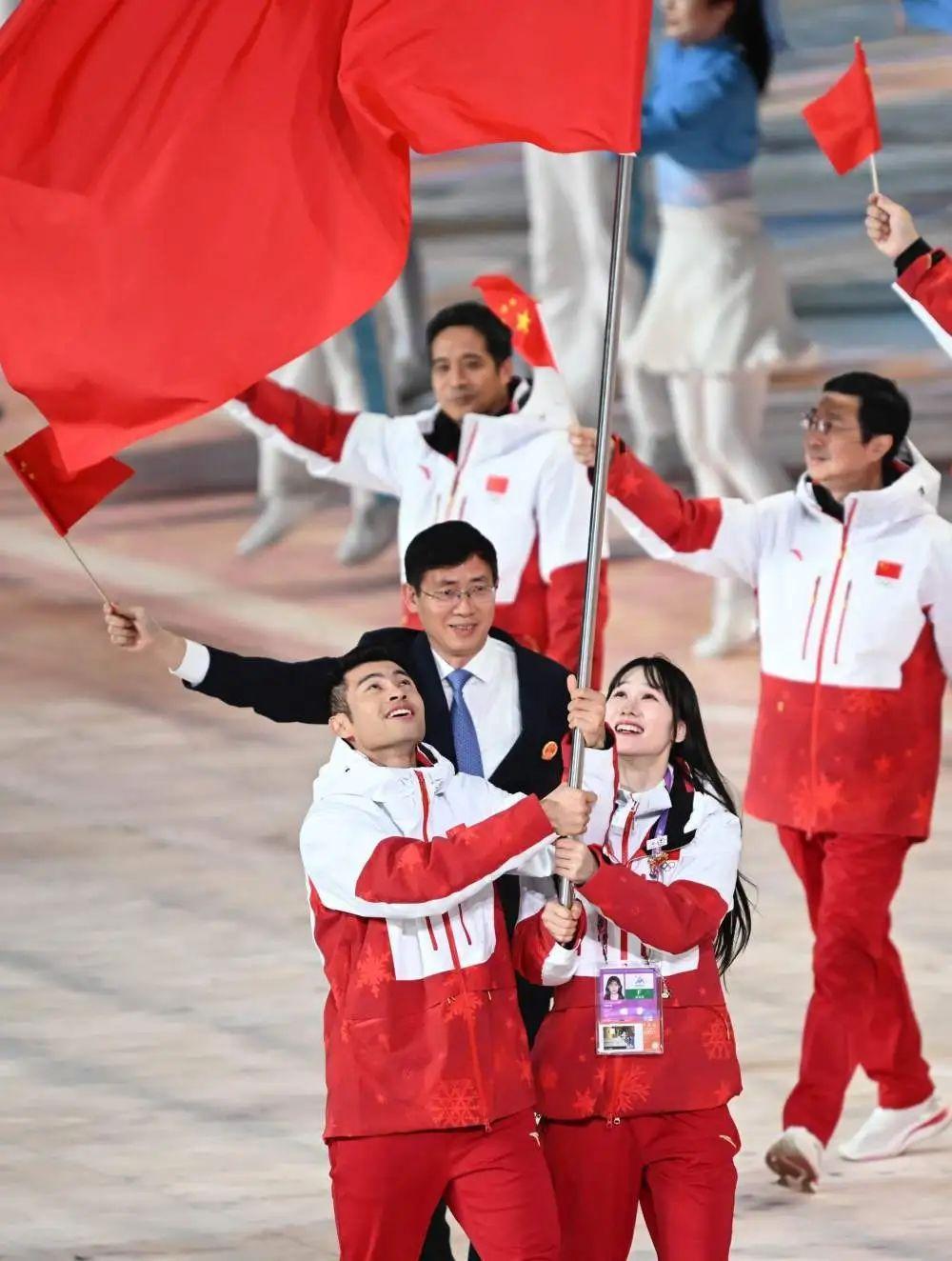 Ming官方宣布重要助攻新规，瑞士队引发争议！全场沸腾不已(瑞士队进攻)