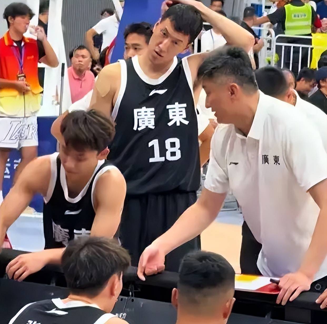 西甲赛程吃紧；深圳男篮赛前外线爆发；悬念犹存；阵容厚度经受考验(西甲2025赛程表)