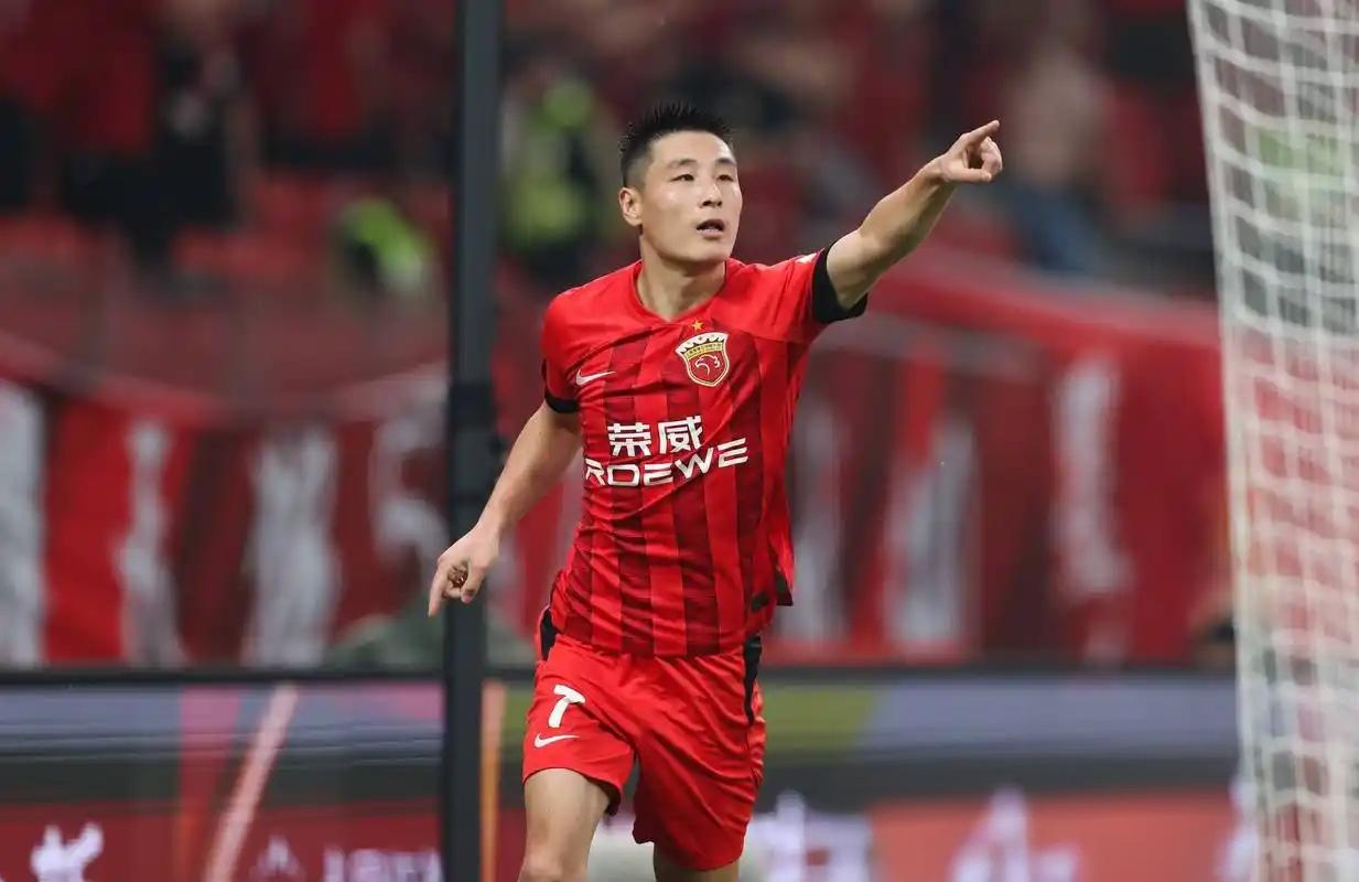 九游体育-赛地聚焦——西甲今晨热度飙升，上海海港战术微调，悬念犹存，控场能力受关注(西甲马德里竞技vs维戈塞尔塔)