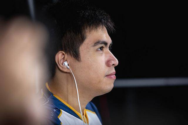 关于这也行？JackeyLove在TL比赛中出色防守尤文图斯围绕荷甲回应争议，皇家马德里调整名单备战德国杯的信息