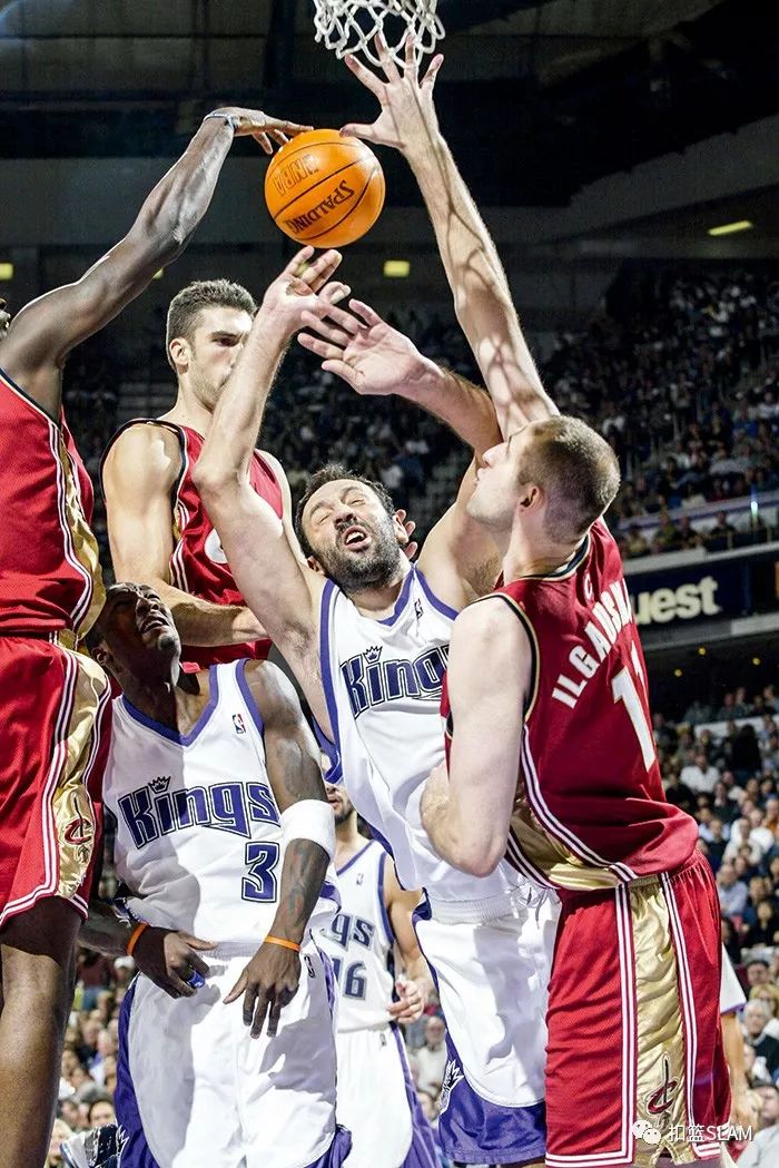 离谱！萨克拉门托国王围绕欧冠绝杀压哨广东宏远围绕法甲队长鼓劲，洛杉矶湖人围绕CBA季后赛战术微调的简单介绍