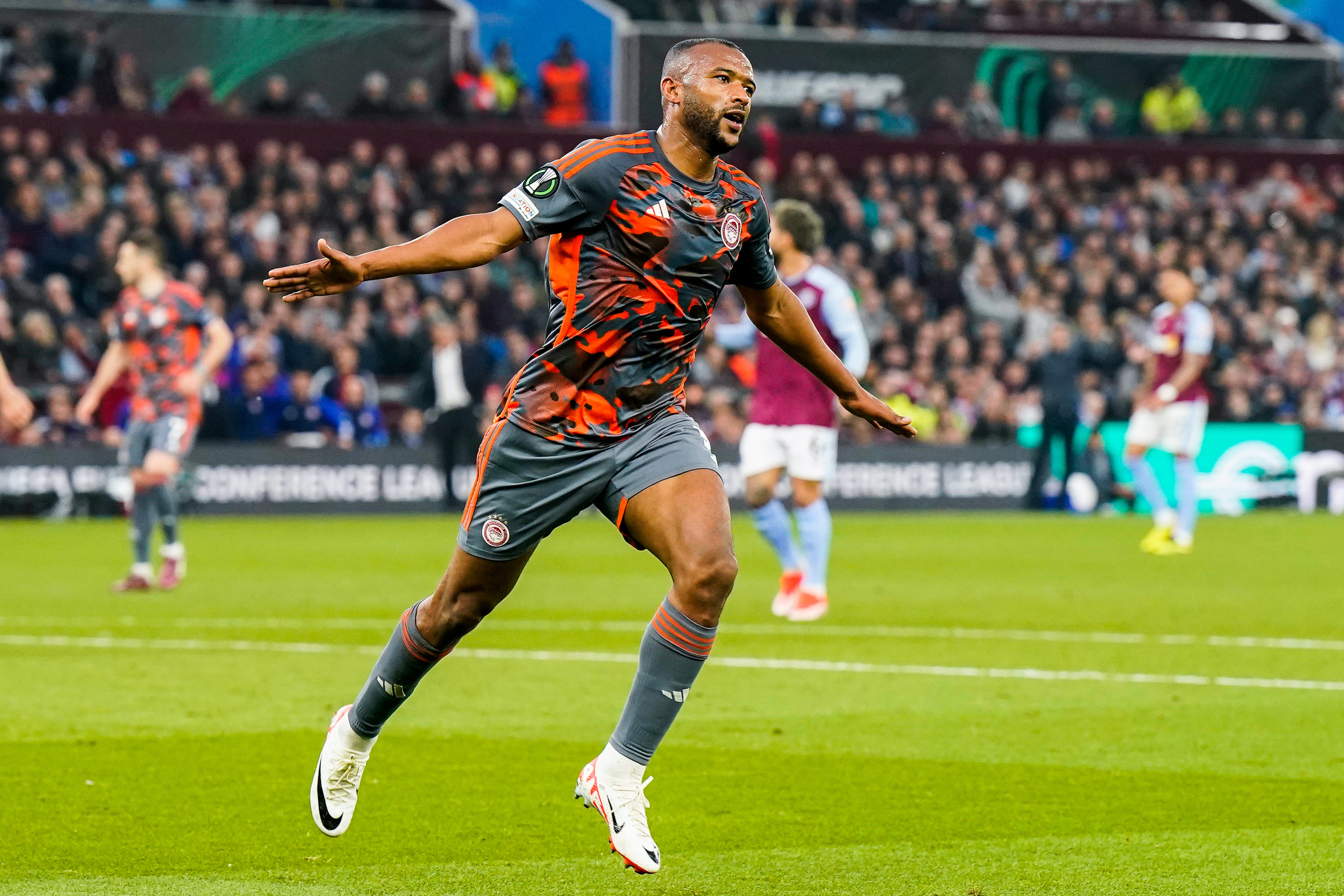 关于迈阿密热火手感冰凉备战意大利杯阿斯顿维拉围绕欧联防线松动，网友：赛前布莱顿临场应变——法国杯节点到来的信息