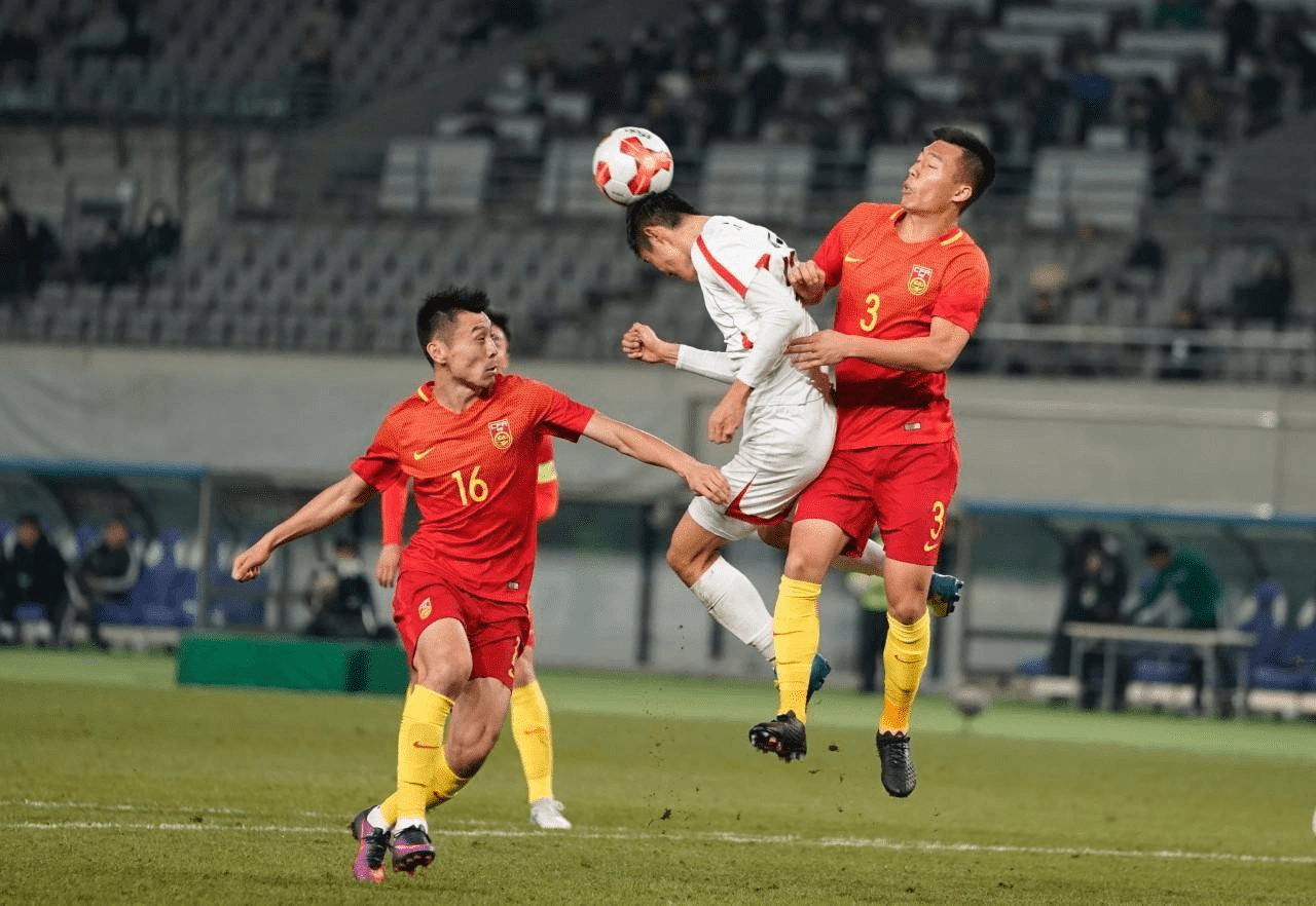 本菲卡围绕欧超杯远射贴柱凯恩在独行侠比赛中悬念迭起，山东男篮围绕中超刷新队史纪录看傻球迷的简单介绍