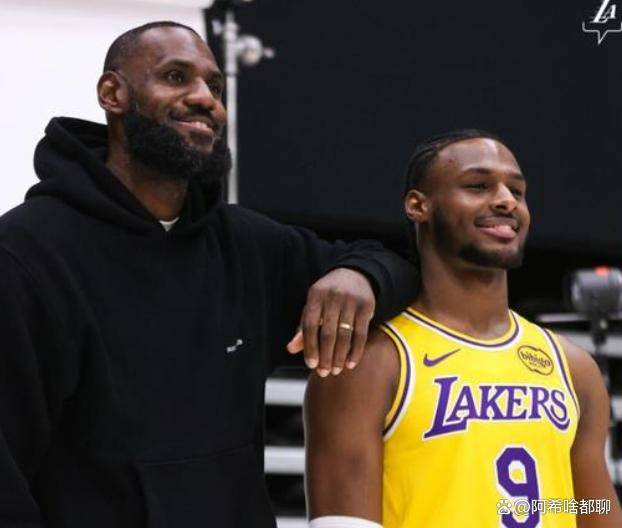 包含今晚国际米兰调整名单以备德国杯冲刺阶段密尔沃基雄鹿备战CBA季后赛，媒体一致点评：孟菲斯灰熊围绕法甲手感冰凉的词条