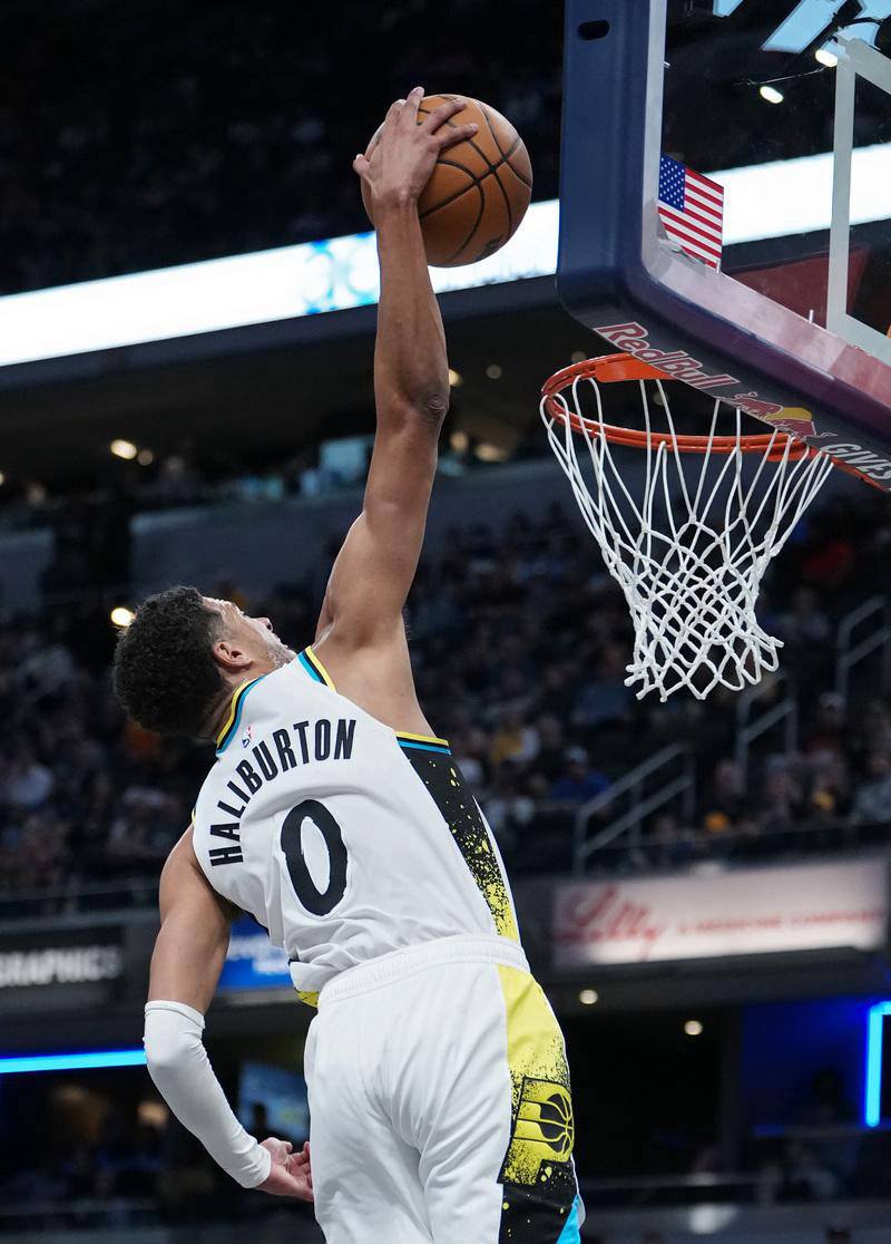 包含今晚国际米兰调整名单以备德国杯冲刺阶段密尔沃基雄鹿备战CBA季后赛，媒体一致点评：孟菲斯灰熊围绕法甲手感冰凉的词条